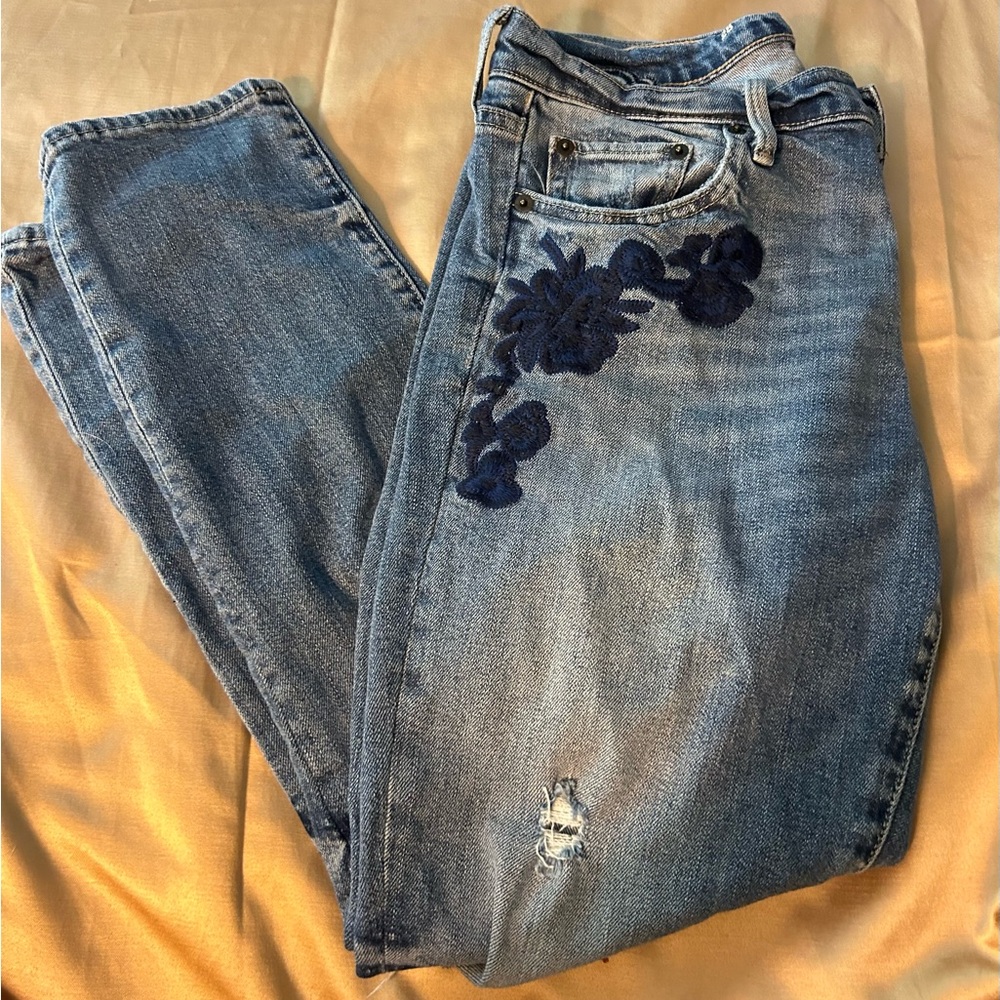 Gap 1969 floral embroidered jeans size 6